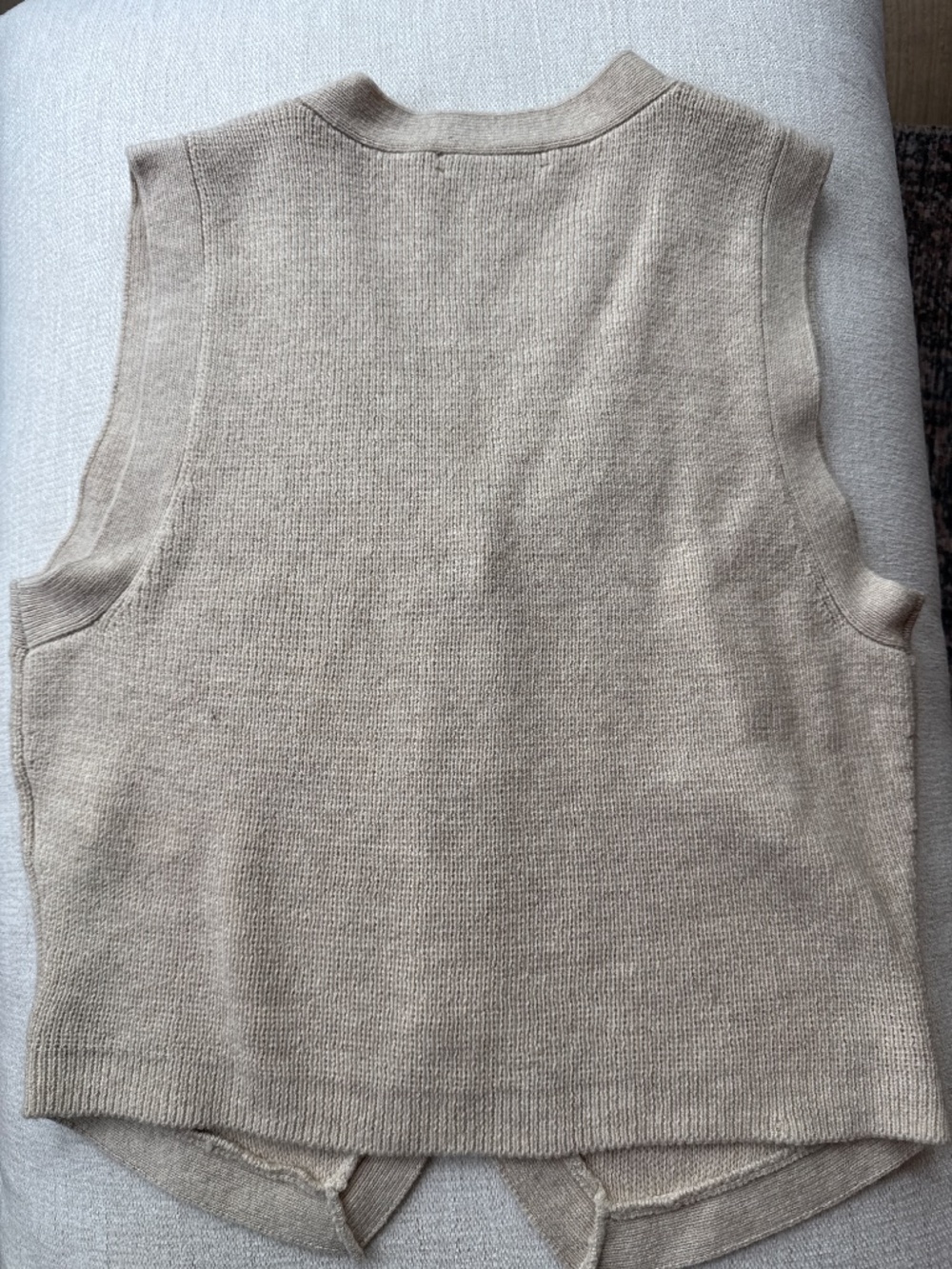 Button down vest - Picture 2 of 4
